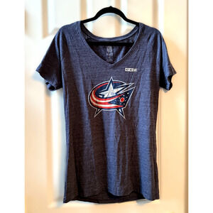 Women's NHL CCM Navy Blue Size XL Columbus Blue Jackets V-Neck T-Shirt Top NWOT